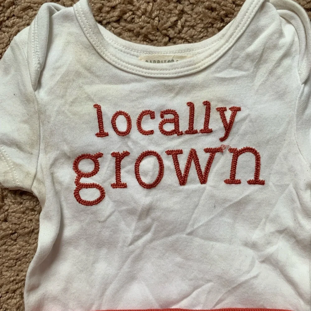 Rabbit & Bear Locally Grown Baby Onesie Shorts Matching Set - Picture 4 of 5